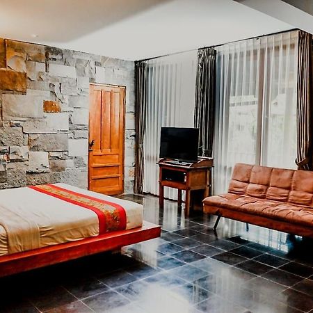 Warisan Heritage Boutique Hotel Solo Buitenkant foto