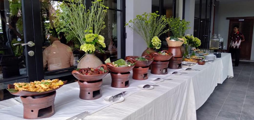 Warisan Heritage Boutique Hotel Solo Buitenkant foto
