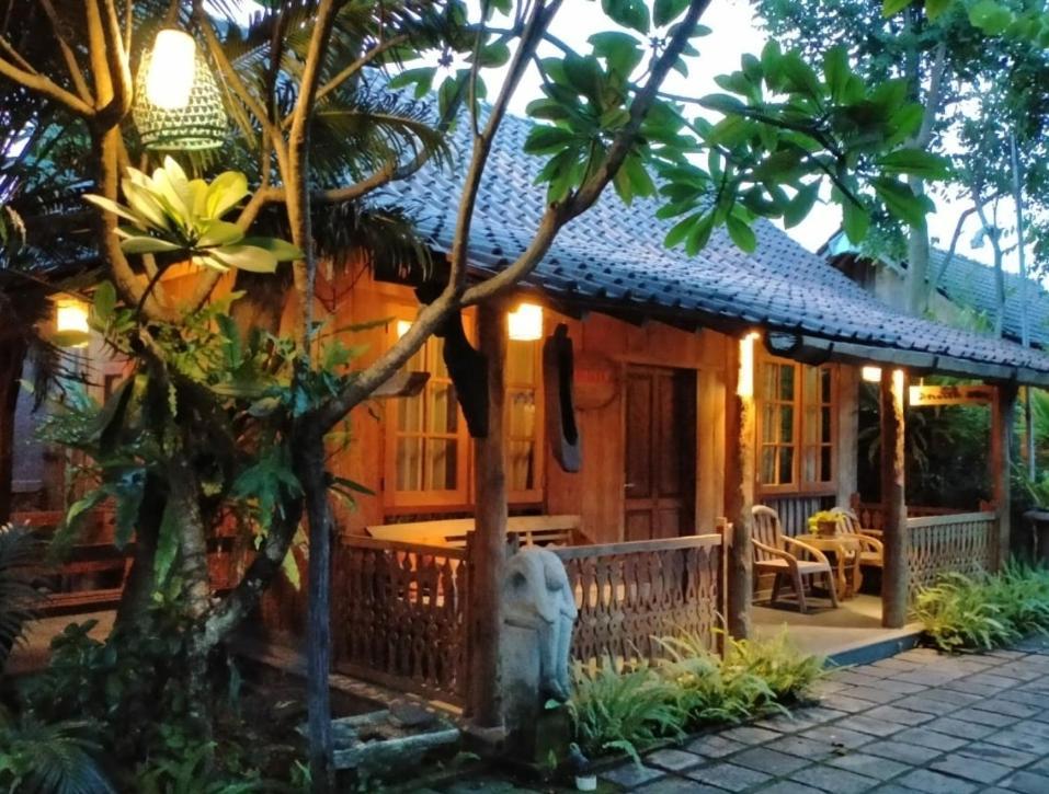 Warisan Heritage Boutique Hotel Solo Buitenkant foto